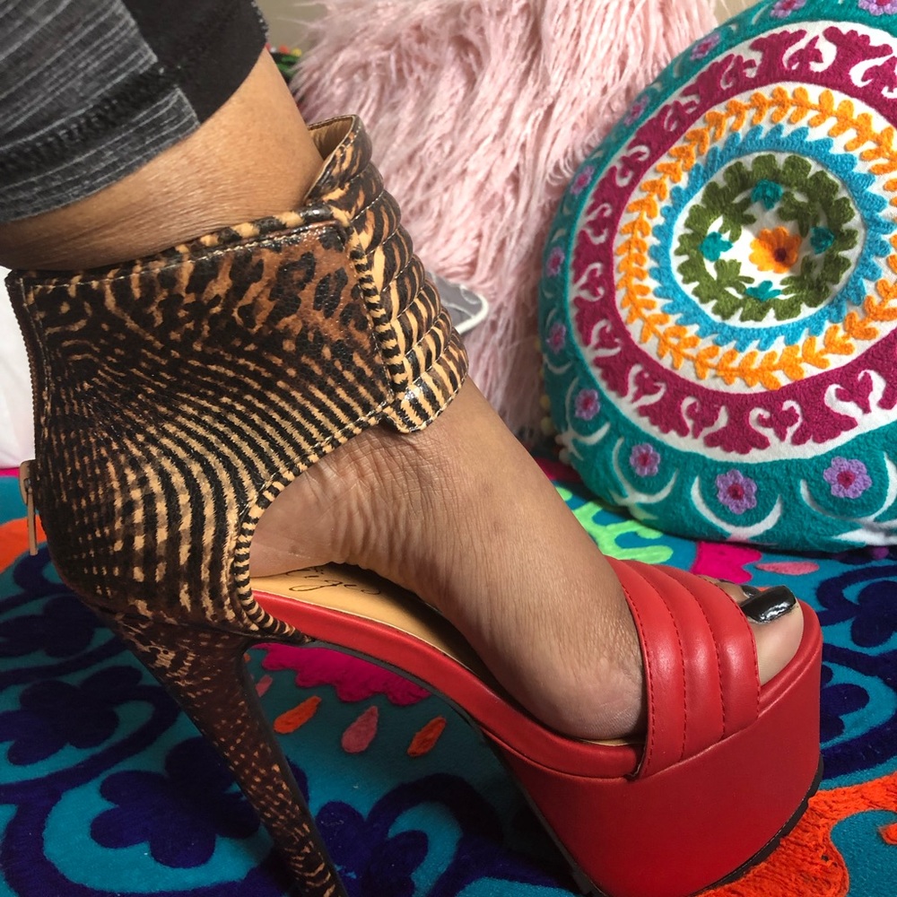 Red leopard pumps - Picture 2 of 3